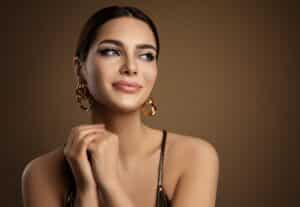 Beautiful woman with slim neckline and no double chin from Kybella in Dallas